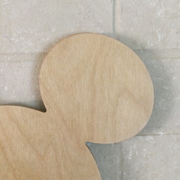 βοΈSOLDβοΈ DISNEY Mickey Mouse Wall Hooks Wooden Wall Mount - NWT - Picture 4 of 10